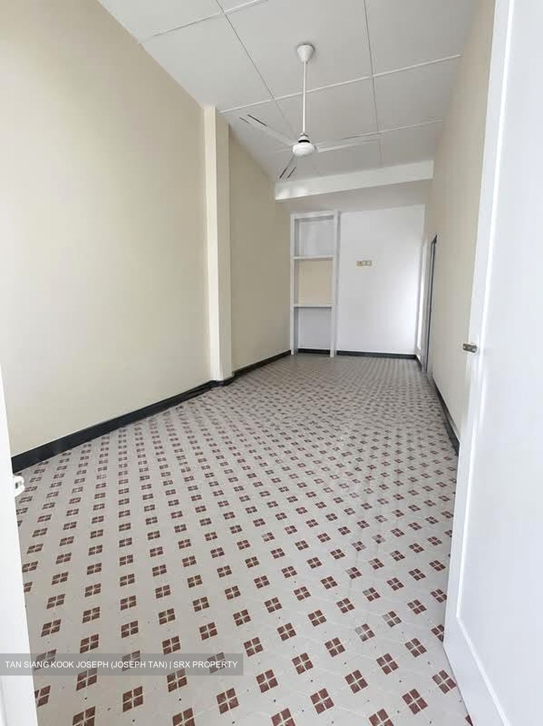 Flower Road (D19), Terrace #568882321